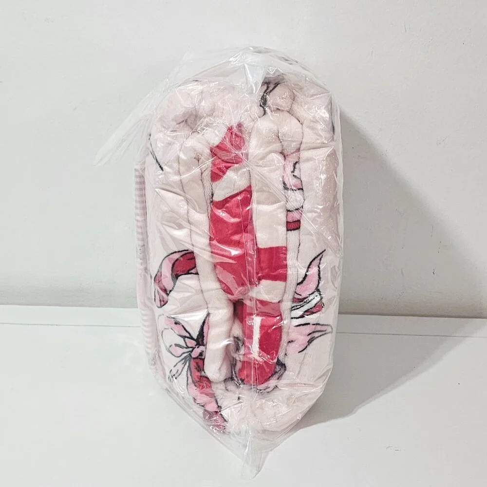 Victoria's Secret Shine Tote Bag & Cozy Blanket Duo - 27267010